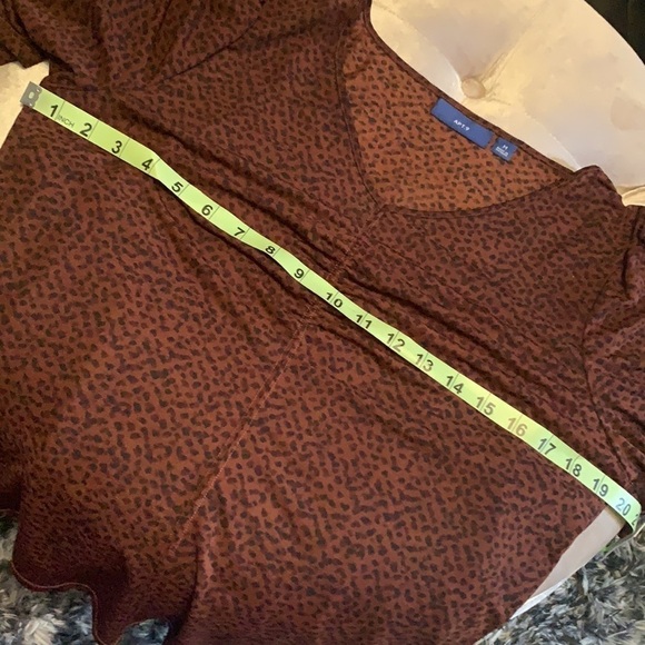 Apt 9 brown short sleeved top with Cami under it - Picture 8 of 11